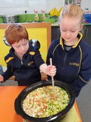 2020 term3 room15 making soup 09