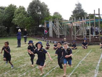 healthandpe athleticsdisplay juniorschool 2019 04JPG2