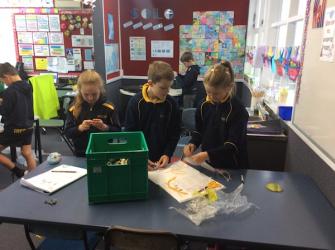 science parachutes room1 10